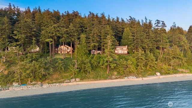 2726 Sea Garden Lane, Camano Island, WA 98282
