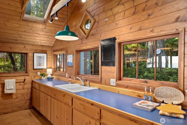 2726 Sea Garden Lane, Camano Island, WA 98282