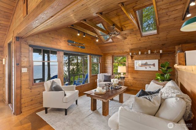 2726 Sea Garden Lane, Camano Island, WA 98282