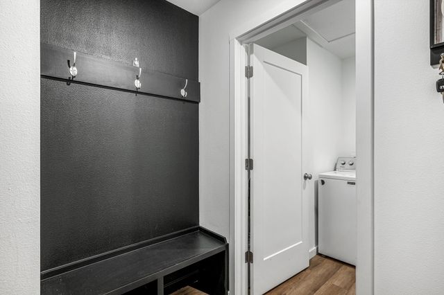 1142 S Broadview Avenue, Springfield, MO 65802