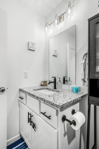 1142 S Broadview Avenue, Springfield, MO 65802