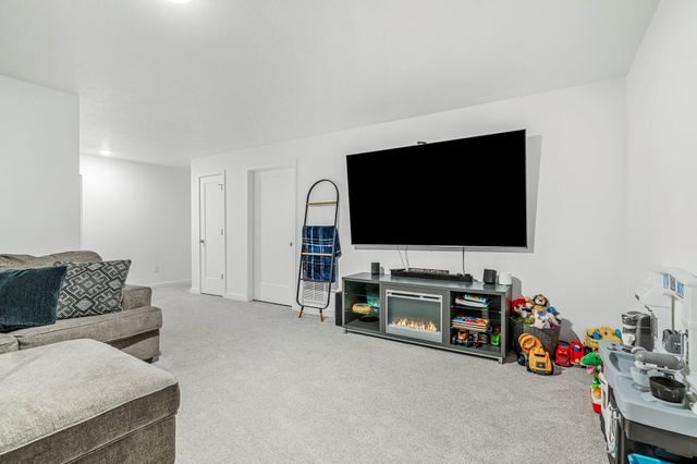 1142 S Broadview Avenue, Springfield, MO 65802