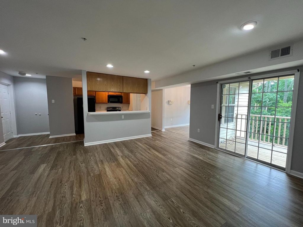 2071 ALICE AVE #2071-304, Oxon Hill, MD 20745