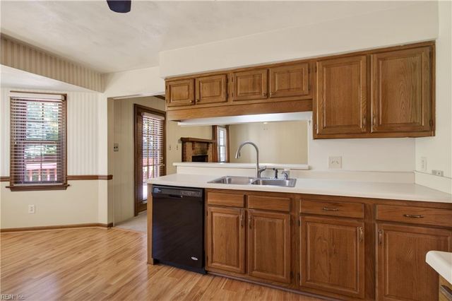 2142 Grey Fox LN, Virginia Beach, VA 23456