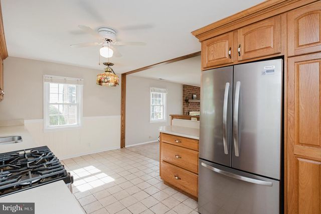 405 WALNUT GROVE RD, Baltimore, MD 21221
