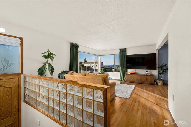 30024 2nd Avenue SW, Federal Way, WA 98023