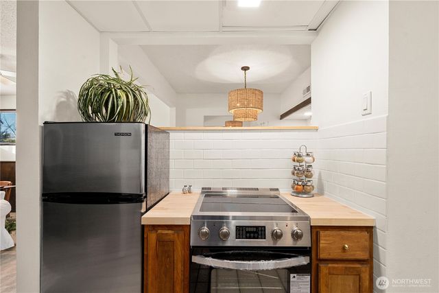 30024 2nd Avenue SW, Federal Way, WA 98023