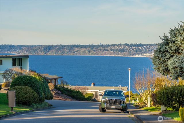 30024 2nd Avenue SW, Federal Way, WA 98023