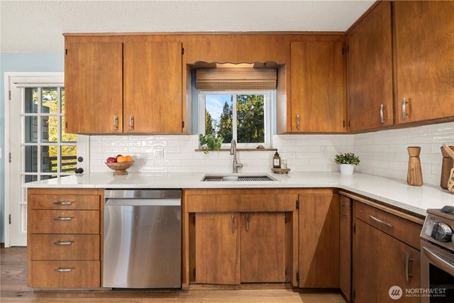 30024 2nd Avenue SW, Federal Way, WA 98023