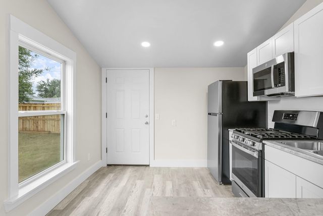 3733 E 9th Street, Panama City, FL 32401