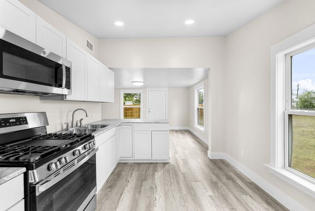 3733 E 9th Street, Panama City, FL 32401