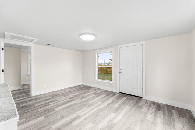 3733 E 9th Street, Panama City, FL 32401