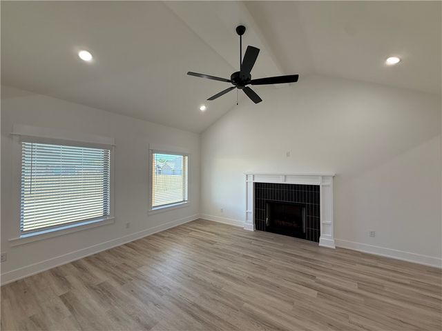 112 N Box Turtle Avenue, Farmington, AR 72730