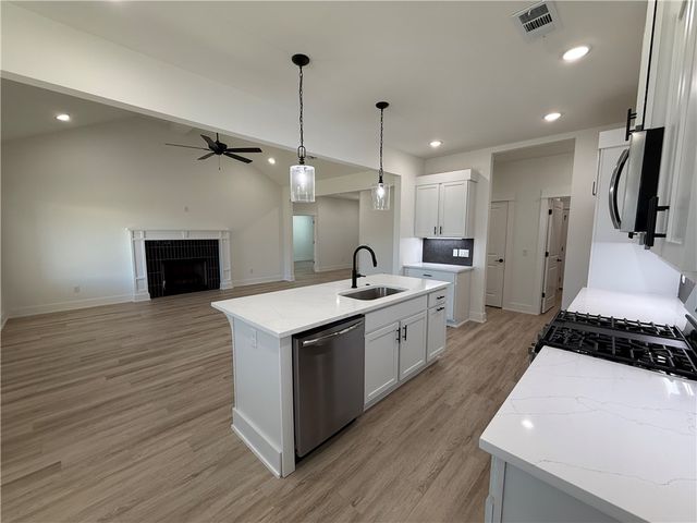 112 N Box Turtle Avenue, Farmington, AR 72730