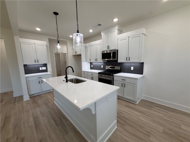 112 N Box Turtle Avenue, Farmington, AR 72730