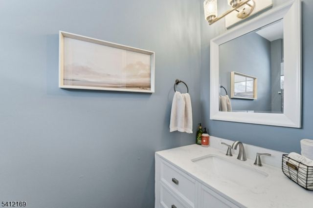 89 Wood Duck Ct, Allamuchy Twp., NJ 07840