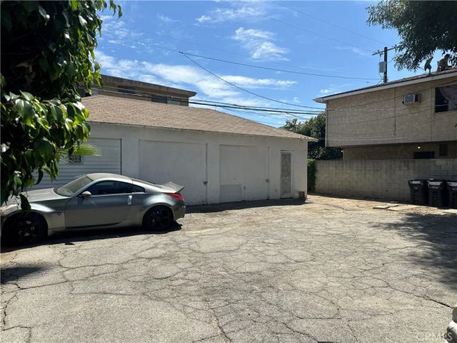 14736 Gilmore, Van Nuys, CA 91411
