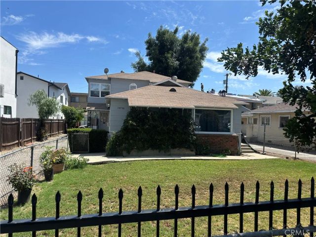 14736 Gilmore, Van Nuys, CA 91411