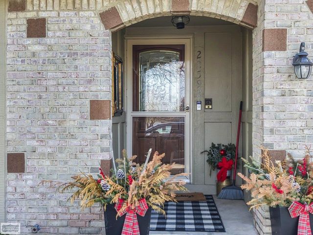 22592 Van Street, St Clair Shores, MI 48047