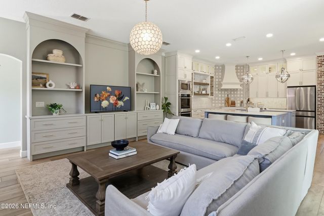 820 LOTUS Lane N, Jacksonville, FL 32259