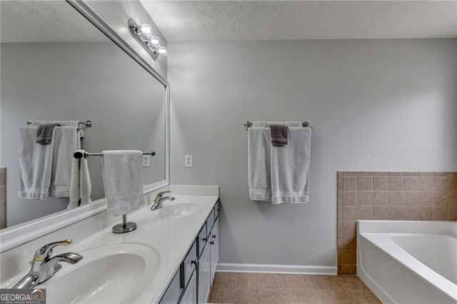 5205 Ashbury Manor Lane, Sugar Hill, GA 30518