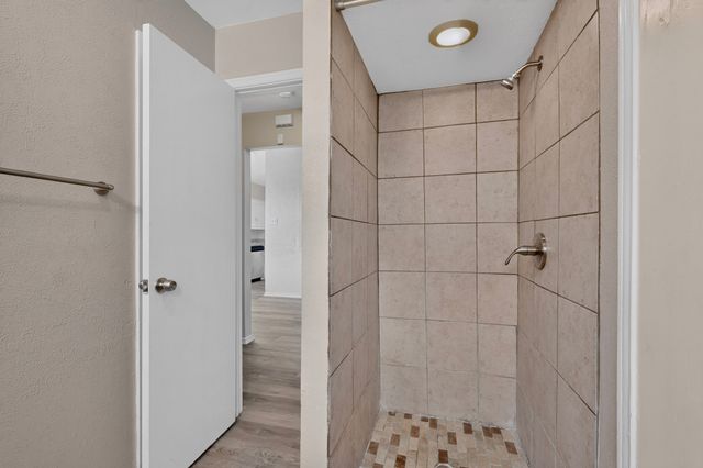 9839 Glengreen Drive, Dallas, TX 75217