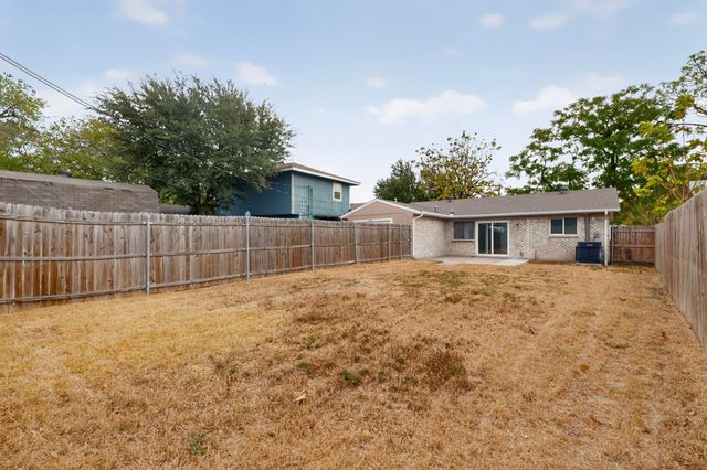 9839 Glengreen Drive, Dallas, TX 75217