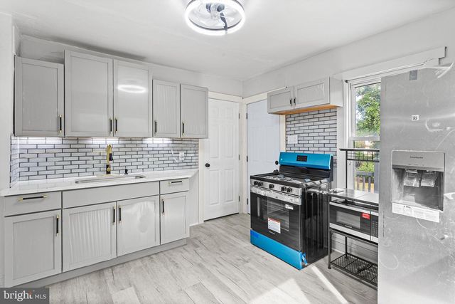 218 GARFIELD AVE, Chesilhurst, NJ 08089