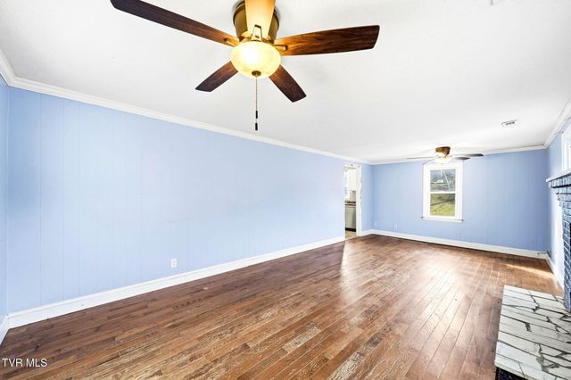200 Independence Avenue, Mount Carmel, TN 37645