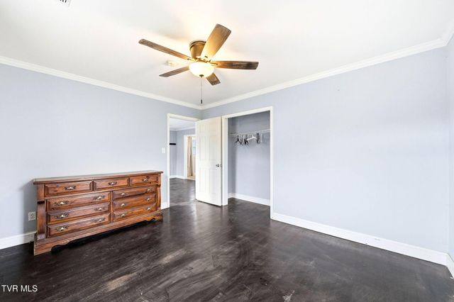 200 Independence Avenue, Mount Carmel, TN 37645