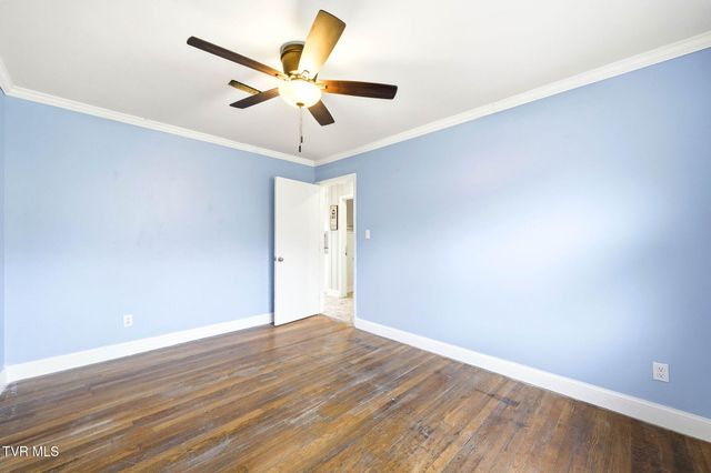 200 Independence Avenue, Mount Carmel, TN 37645