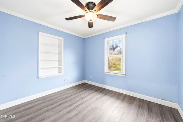 200 Independence Avenue, Mount Carmel, TN 37645