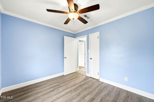 200 Independence Avenue, Mount Carmel, TN 37645
