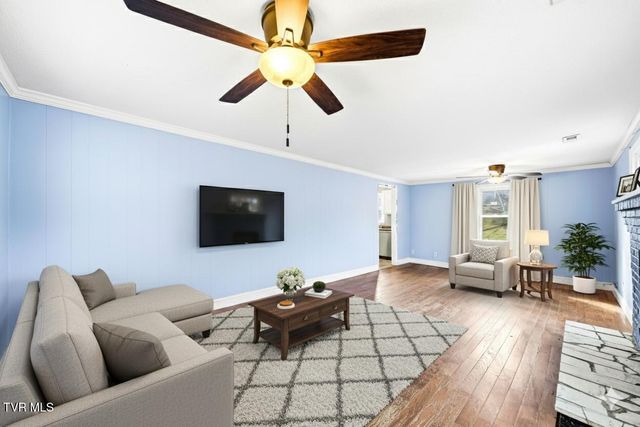 200 Independence Avenue, Mount Carmel, TN 37645