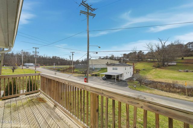 200 Independence Avenue, Mount Carmel, TN 37645