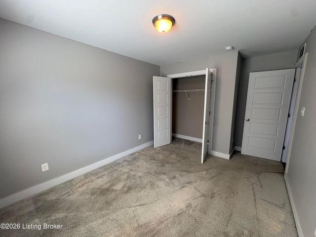 2304 Artisan Glen Ct, Fisherville, KY 40023