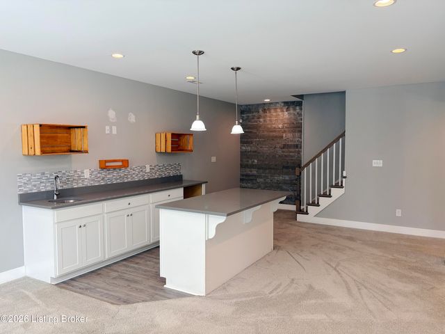 2304 Artisan Glen Ct, Fisherville, KY 40023