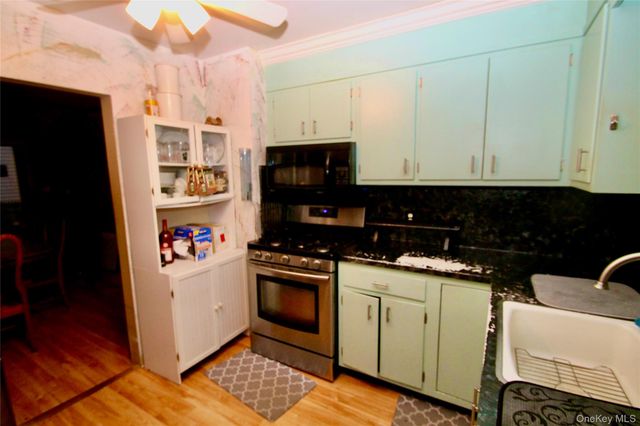 45 Merokee Place, Farmingdale, NY 11735