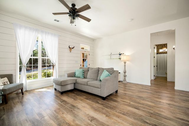 201 Sunny Hill Drive, Coldspring, TX 77331