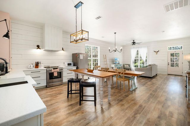 201 Sunny Hill Drive, Coldspring, TX 77331