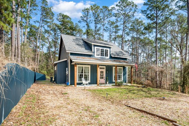 201 Sunny Hill Drive, Coldspring, TX 77331