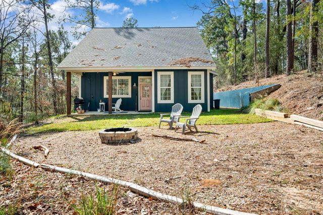 201 Sunny Hill Drive, Coldspring, TX 77331
