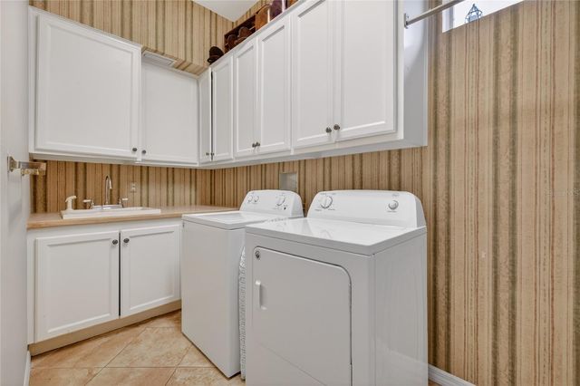 1920 EDGEWATER DRIVE, Mount Dora, FL 32757