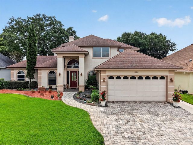 1920 EDGEWATER DRIVE, Mount Dora, FL 32757