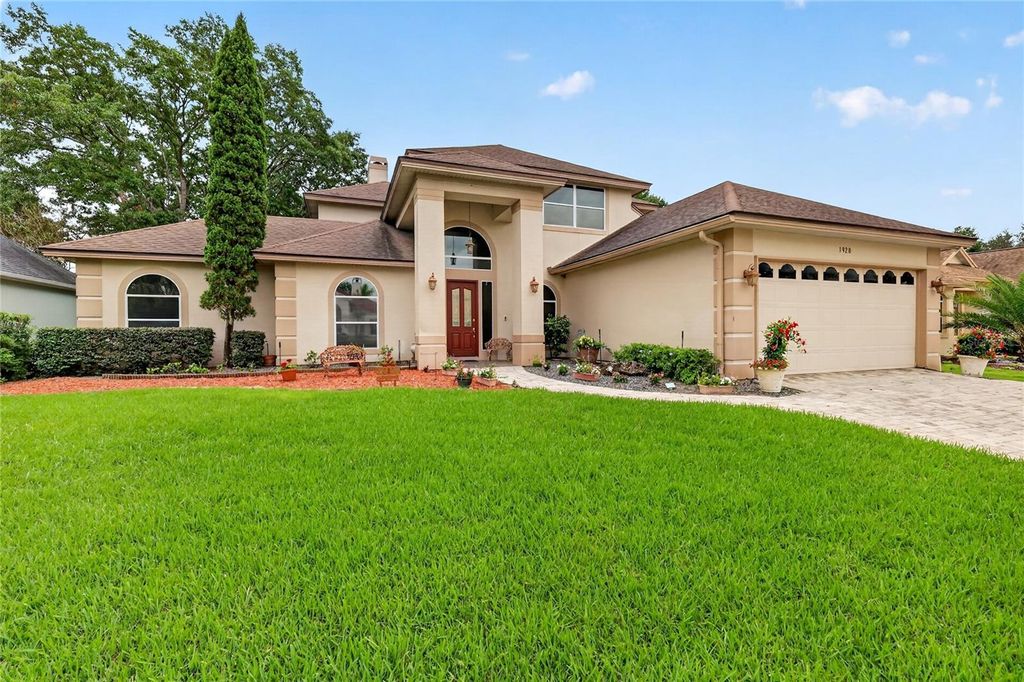 1920 EDGEWATER DRIVE, Mount Dora, FL 32757