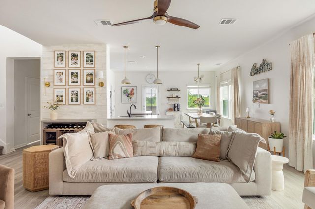 6112 Belgrave DR, Austin, TX 78747