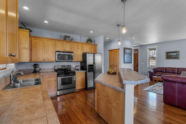 1082 SE Yarrow Avenue, Madras, OR 97741