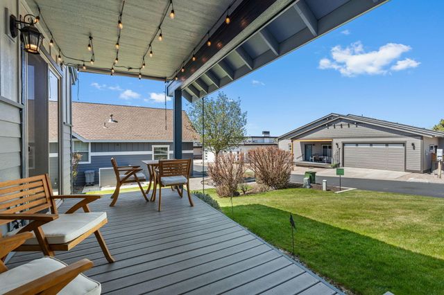 1082 SE Yarrow Avenue, Madras, OR 97741