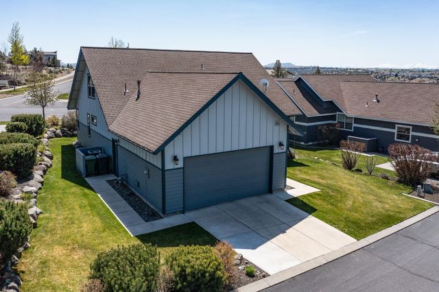 1082 SE Yarrow Avenue, Madras, OR 97741