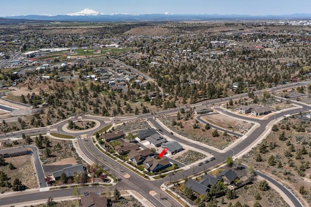 1082 SE Yarrow Avenue, Madras, OR 97741